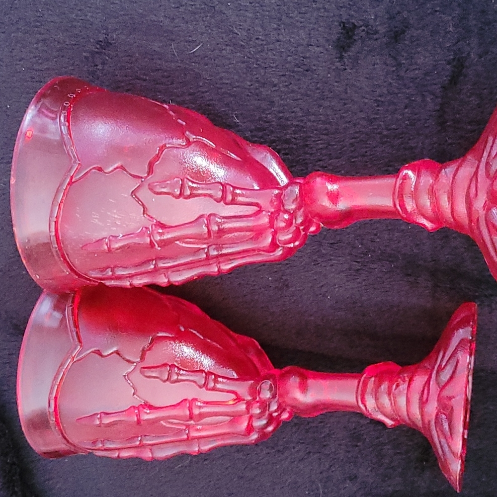 Red Goblet Set - Picture 2 of 2